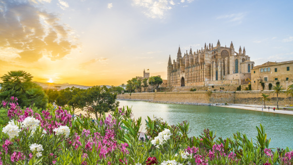 Cathedral La Seu at sunet time, Palma de Mallorca islands, Spain