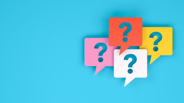 Question marks on 4 speech bubbles.