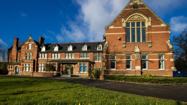 Photo of King Edward VI Grammar School, Chelmsford