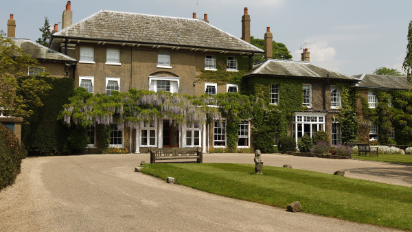 Photo of Edge Grove Preparatory School